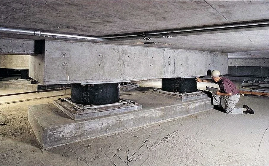 Image illustrative de Conception d'isolation sismique à la base à Angers